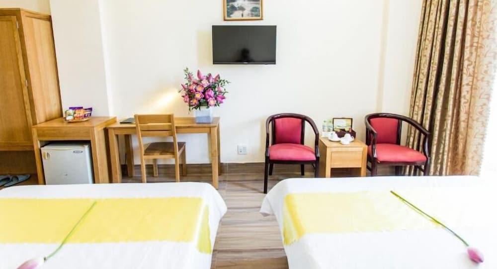 Hoang Yen Hotel 2 Quy Nhon Exteriör bild